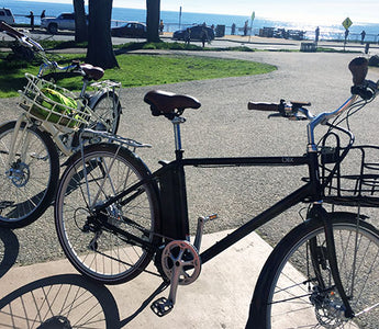 Aveny city ebikes at the beach