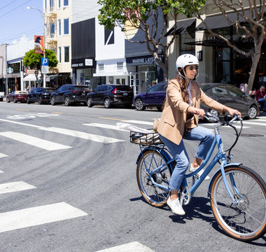 5 Must-Have Accessories for Electric Bike Commuters